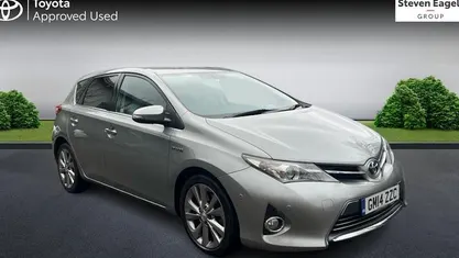 Used Toyota Auris Hybrid 136 HP (100 kW) 2014 Hatchback