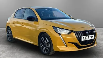 Used Peugeot 208 Allure+ 102 HP (75 kW) 2023 Hatchback