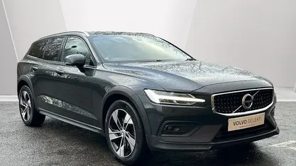 Used 2020 Volvo V60 CC Plus Estate | £23,643 (Fair price)