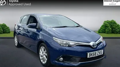 Used Toyota Auris Hybrid 136 HP (100 kW) 2018 Blue Hatchback
