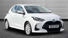 White Used 2021 Toyota Yaris Hybrid Hatchback | £14,050 (Fair price)