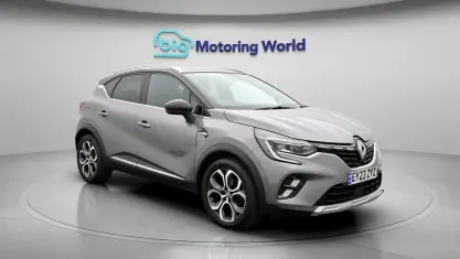 Usado Renault Captur Techno 91 HP (66 kW) 2023 Cinzento SUV
