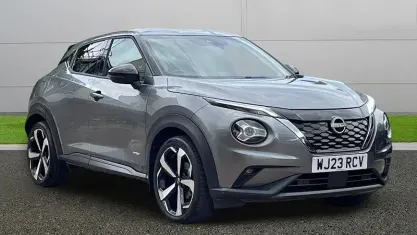 Begagnad Nissan Juke Tekna 143 HK (105 kW) 2023 Grå SUV