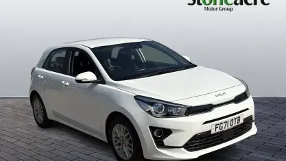 Used Kia Rio 84 HP (61 kW) 2021 White Hatchback