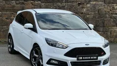 White Used 2016 Ford Focus ST Hatchback | £12,995 (Fair price)