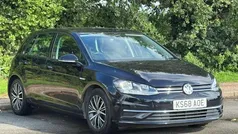 Black Used 2018 VW Golf VII SE Hatchback | £15,999 (Fair price)