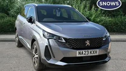 Begagnad Peugeot 5008 GTi 131 HK (96 kW) 2023 Grå SUV