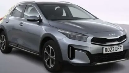 Usado Kia XCeed 141 HP (103 kW) 2023 Prateado SUV