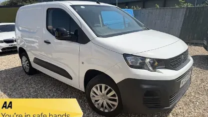Used Peugeot Partner Premium 131 HP (96 kW) 2022 White MPV
