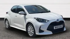 White Used 2021 Toyota Yaris Hybrid Hatchback | £14,750 (Good price)