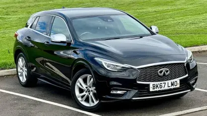 Used Infiniti Q30 Business Executive 122 HP (89 kW) 2017 Black Hatchback