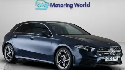 Usado Mercedes A200 AMG line 163 HP (119 kW) 2020 Azul Citadino