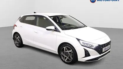Used Hyundai i20 Premium 101 HP (74 kW) 2025 White Hatchback