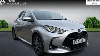 Begagnad Toyota Yaris Hybrid Design 116 HK (85 kW) 2026 Halvkombi