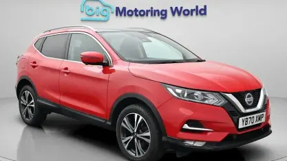 Begagnad Nissan Qashqai N-Connecta 140 HK (102 kW) 2020 Röd SUV