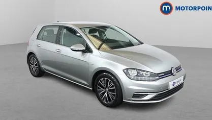Used VW Golf VII SE 131 HP (96 kW) 2018 Hatchback