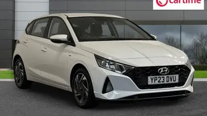 Used Hyundai i20 SE 101 HP (74 kW) 2023 White Hatchback