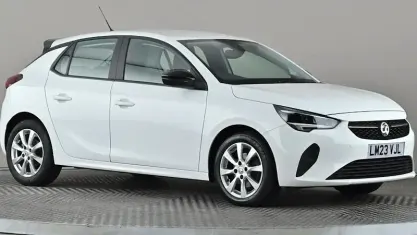 Used Vauxhall Corsa Design Edition 101 HP (74 kW) 2023 White Hatchback