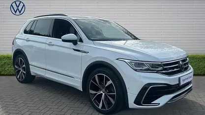 Begagnad VW Tiguan R-line 150 HK (110 kW) 2023 Vit SUV