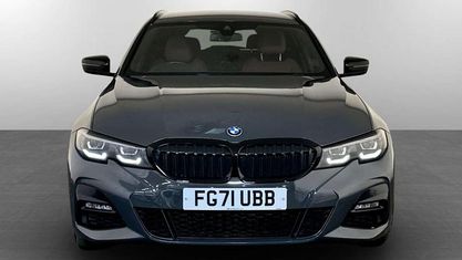 Używany BMW 330e M Sport 292 KM (214 kW) 2022 Szary Kombi