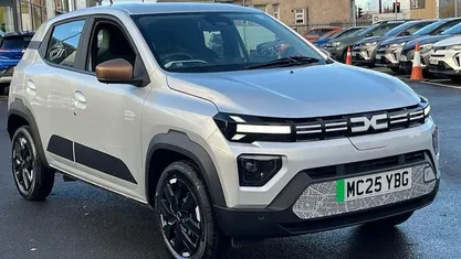 New 2025 Dacia Spring Extreme Hatchback | £11,330 (Fair price)