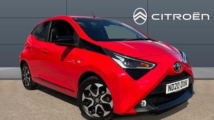 Gebraucht Toyota Aygo Trend 72 PS (52 kW) 2020 Rot Kleinwagen