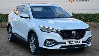 White Used 2023 MG HS Exclusive SUV | £15,959 (Fair price)
