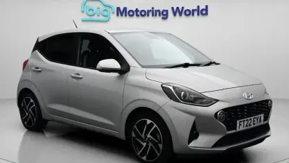 Used Hyundai i10 Premium 84 HP (61 kW) 2022 Silver Hatchback