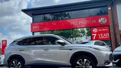 Used 2025 MG HS Trophy SUV | £26,944 (Fair price)