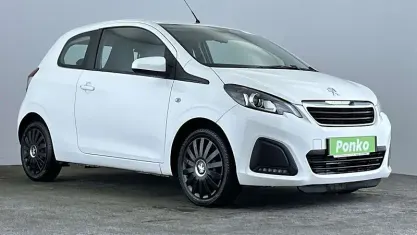 Used Peugeot 108 Active 68 HP (50 kW) 2016 White Hatchback