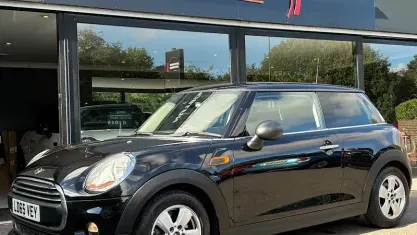 Used Mini ONE Hatch 102 HP (75 kW) 2017 Hatchback