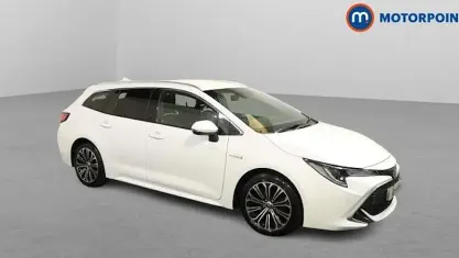 Used Toyota Corolla 122 HP (89 kW) 2021 White Estate