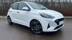 White Used 2023 Hyundai i10 Premium Hatchback | £15,795 (Fair price)