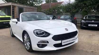 Begagnad Fiat 124 Spider Lusso Plus 140 HK (102 kW) 2017 Vit Cab