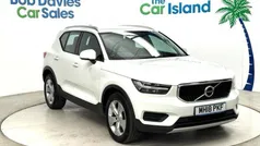 White Used 2018 Volvo XC40 Momentum SUV | £16,600 (Fair price)