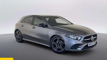 Begagnad Mercedes A200 Executive 163 HK (119 kW) 2022 Grå Halvkombi