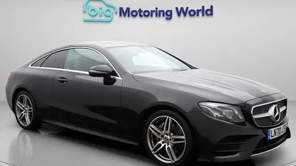 Begagnad Mercedes E220 AMG Line Premium 194 HK (142 kW) 2020 Svart Sportkupé