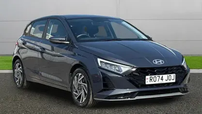 Begagnad Hyundai i20 Advanced 101 HK (74 kW) 2024 Grå Halvkombi