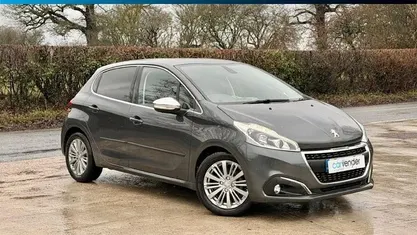 Used Peugeot 208 Allure 110 HP (80 kW) 2018 Hatchback