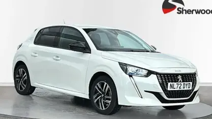 Used Peugeot 208 Allure+ 102 HP (75 kW) 2022 White Hatchback