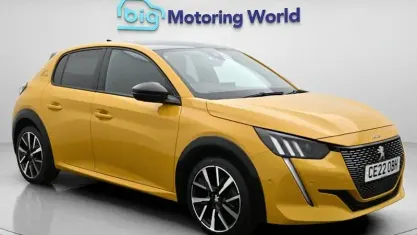 Used Peugeot 208 Premium 102 HP (75 kW) 2022 Yellow Hatchback