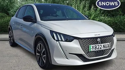 Used Peugeot e-208 Premium 100 kW (136 HP) 2022 White Hatchback