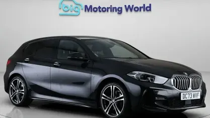 Begagnad BMW 118 M Sport 136 HK (100 kW) 2024 Svart Halvkombi