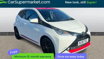 Usado Toyota Aygo x-press 69 CV (50 kW) 2018 Blanco Utilitario