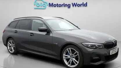 Usado BMW 330e M Sport 292 HP (214 kW) 2022 Cinzento Carrinha