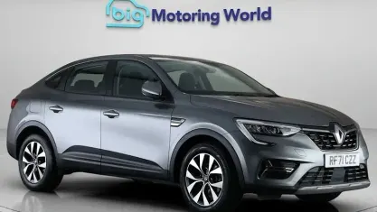 Usado Renault Arkana Iconic 145 HP (106 kW) 2022 Cinzento SUV