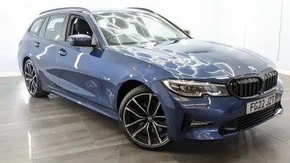 Usado BMW 330e Sport Line 292 CV (214 kW) 2022 Azul Familiar