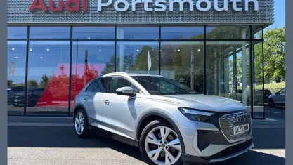 Usado Audi Q4 e-tron S-Line 219 kW (299 HP) 2023 Prateado SUV