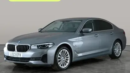 Usado BMW 530e Comfort Edition 292 CV (214 kW) 2023 Gris Berlina
