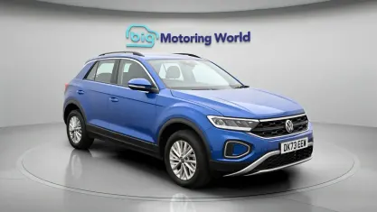 Używany VW T-Roc S 150 KM (110 kW) 2024 Niebieski SUV
